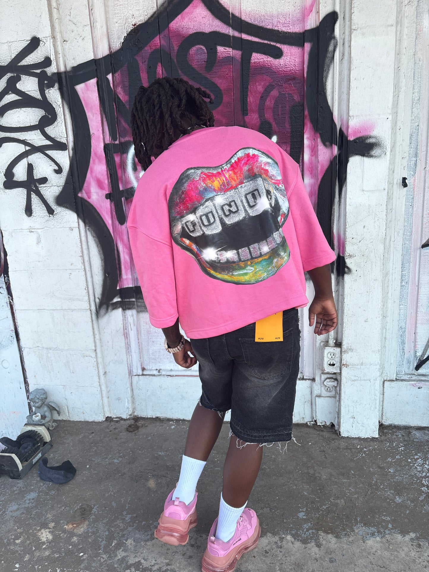 “SMILE MORE” (PINK) DROP
SHOULDER OVERSIZED CROPPED TEE